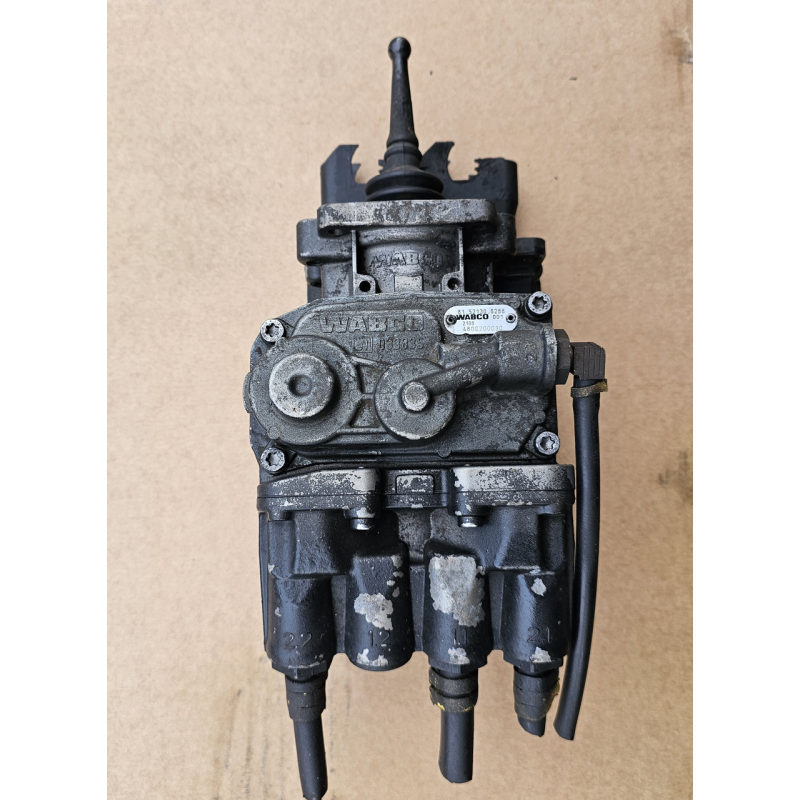 Головний гальмівний кран MAN TGL 81521306288  WABCO 4800200030