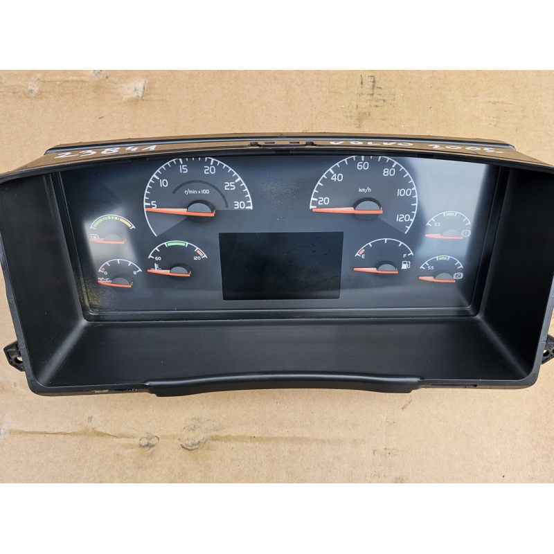 Панель приладів VOLVO 20577363-P02