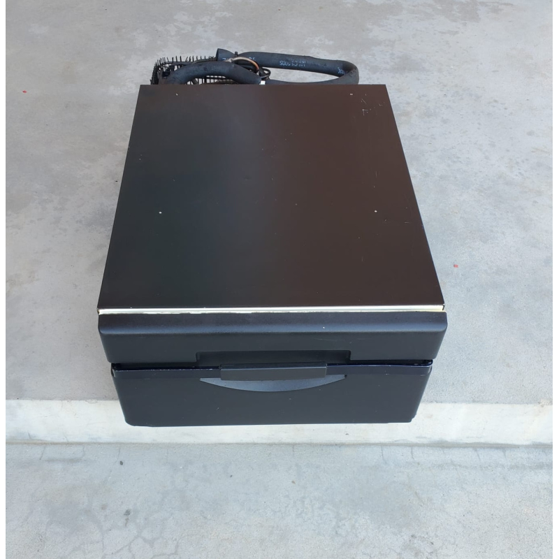 Холодильник Renault Magnum 5010483087 12/24v