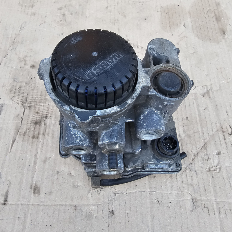 Кран керування гальмами причепа DAF XF 95/105 CF 75/85 WABCO 4802040020 Кран керування гальмами причепа DAF XF 95/105 CF 75/85 WABCO 4802040020