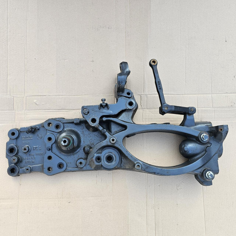 Кронштейн рами правий DAF 106 XF 1911611 / 1911615