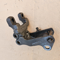 1850662 / 1850664 DAF XF 106 Кронштейн торсіону кабіни лівий